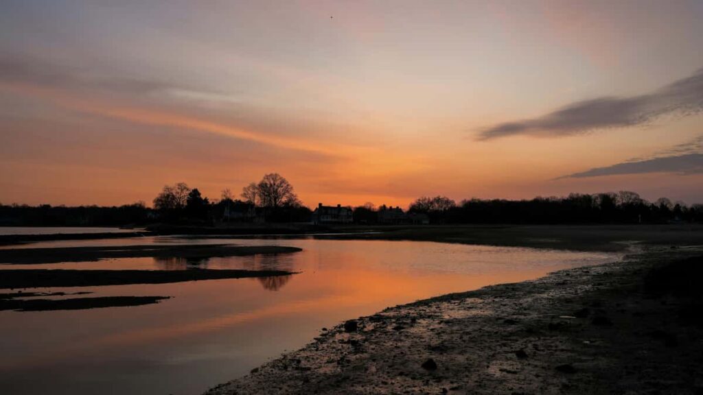 Guia practica para creadores argentinos sobre como llegar a marcas dominicanas en Instagram y lograr reviews de belleza y skincare con tacticas locales y mensajes que funcionan.