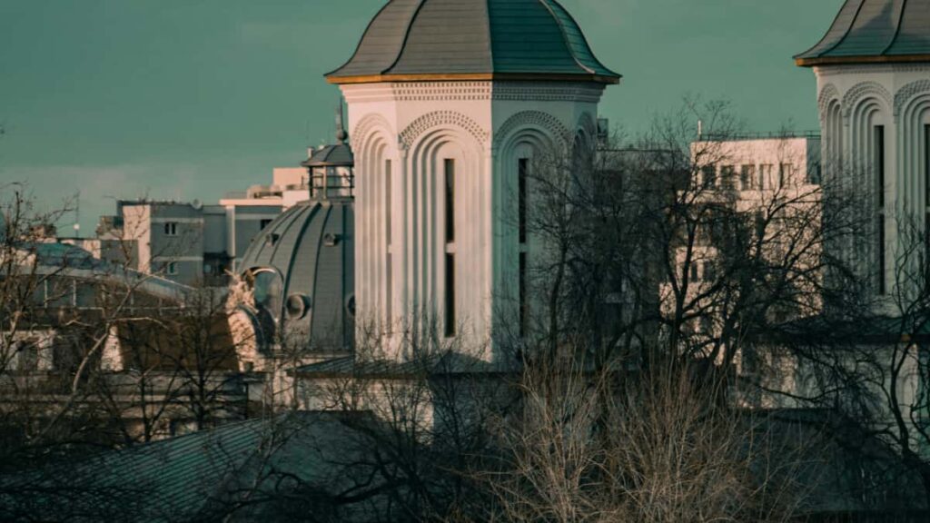 Guia practica para creadores argentinos: como encontrar y contactar marcas marfilenas en Zalo para producir GRWM efectivos, con tacticas culturales y ejemplos reales.