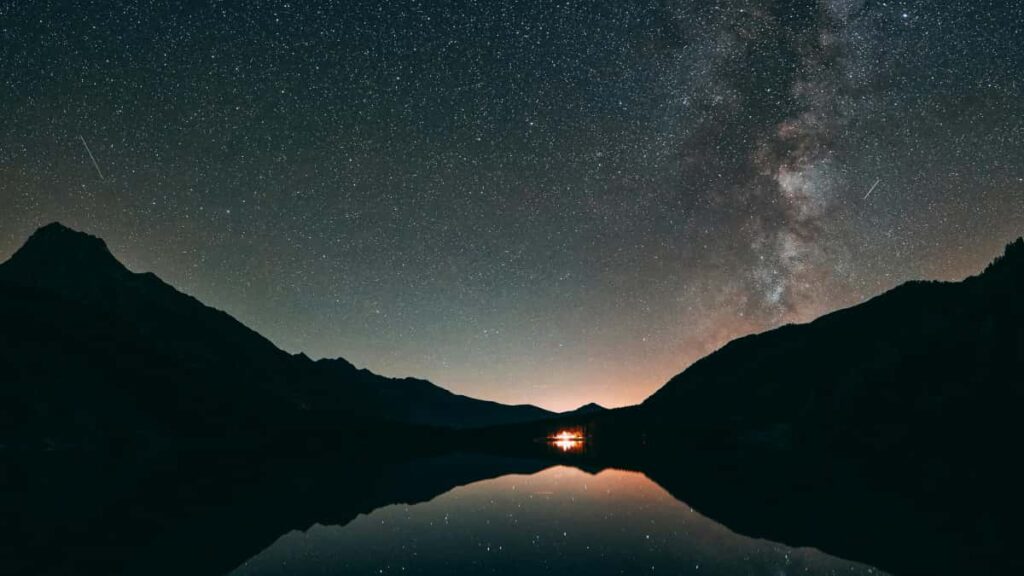 Guia practica para marcas: como localizar y colaborar con creadores sudafricanos en Rumble que muestran tendencias de moda y equipaje para temporadas de viaje.