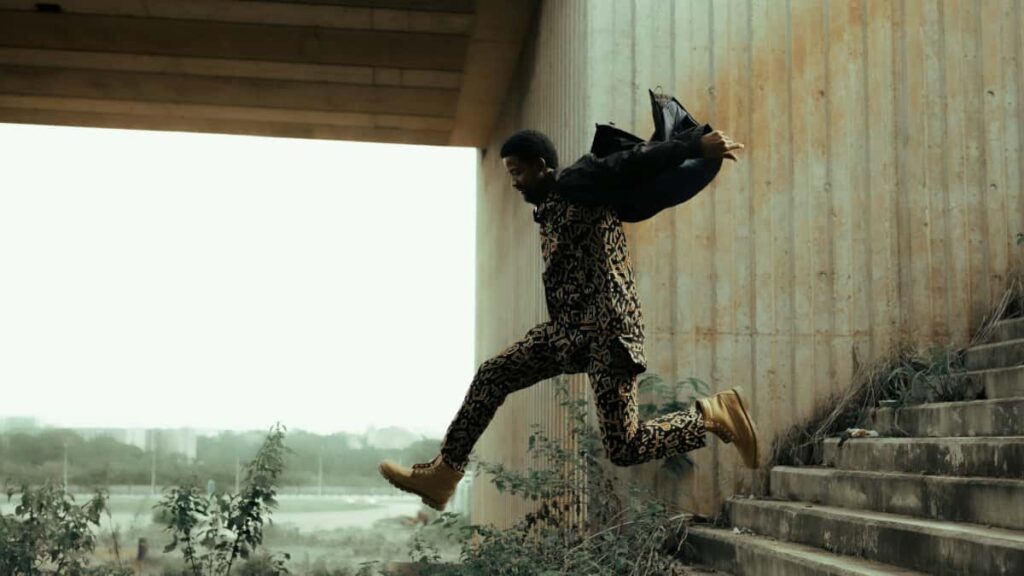 Guia practica para creadores en Argentina: tacticas reales para acercarte a marcas uruguayas en OnlyFans, armar propuestas de embajador y evitar riesgos legales y de privacidad.