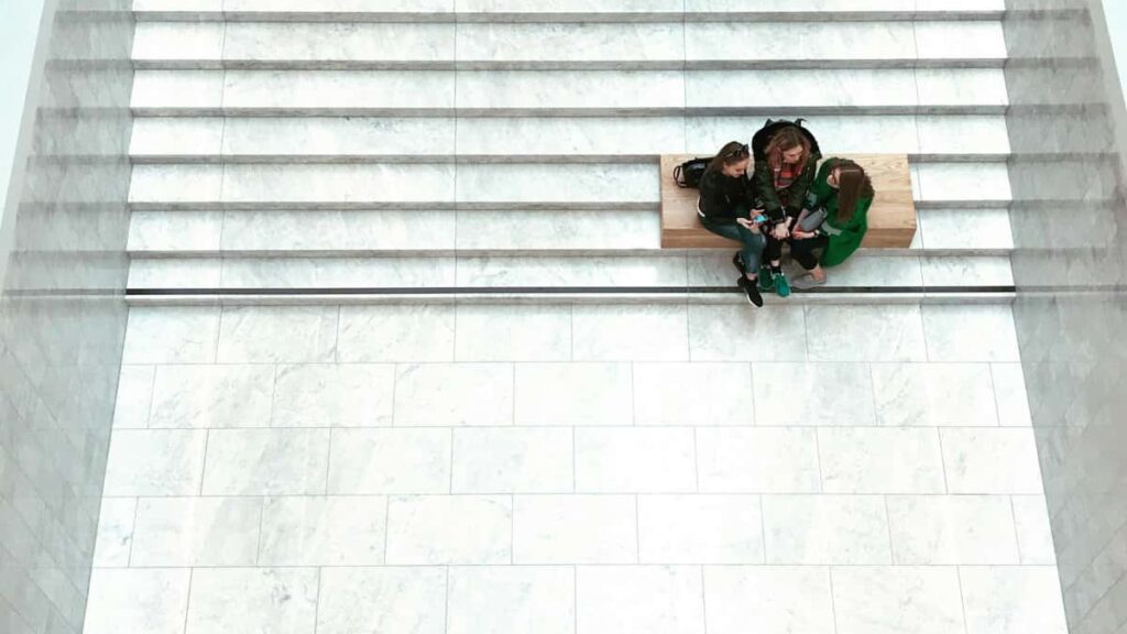 Guia practica para creadoras y creadores argentinos que quieren colaborar con marcas del Libano via Zalo: estrategia, plantillas, riesgos y ejemplos reales del mercado regional.