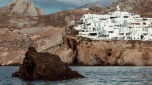 Guia practica para marcas en Argentina: donde y como localizar creadoras turcas en Etsy para product seeding, con tacticas, plataformas y riesgos.